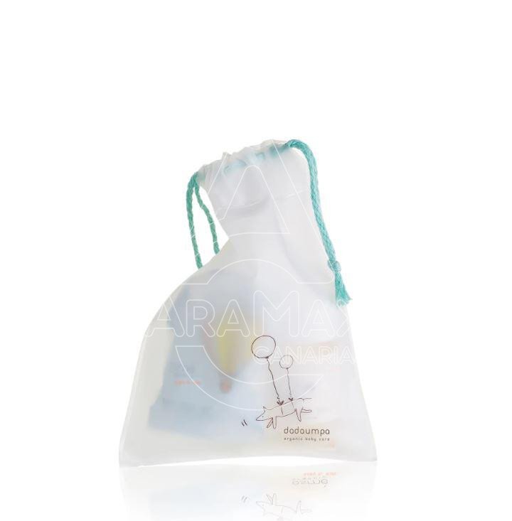 KIT BEBÉ DADAUMPA POUCH COSMOS ORGANIC 
20 packs completos de: 1 x Gel de ducha y champú 30ml, 1 x Loción corporal nutritiva 0m+30ml, 1 x Jabón de manos extra suave 12m+20g